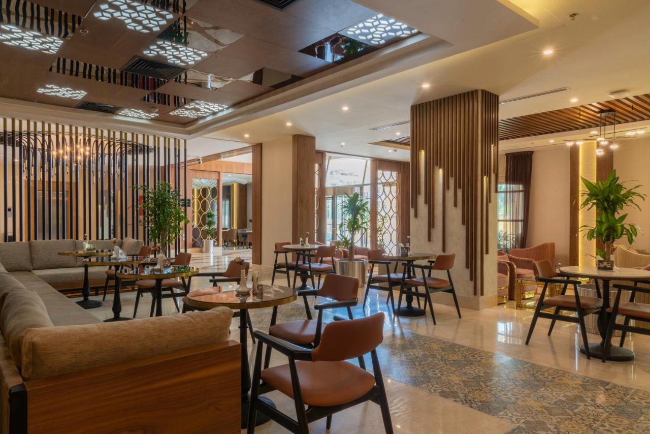 Sunday Emerald Hotel Jiddah Esterno foto