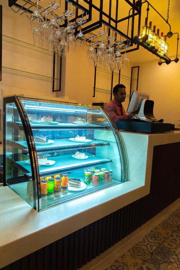 Sunday Emerald Hotel Jiddah Esterno foto