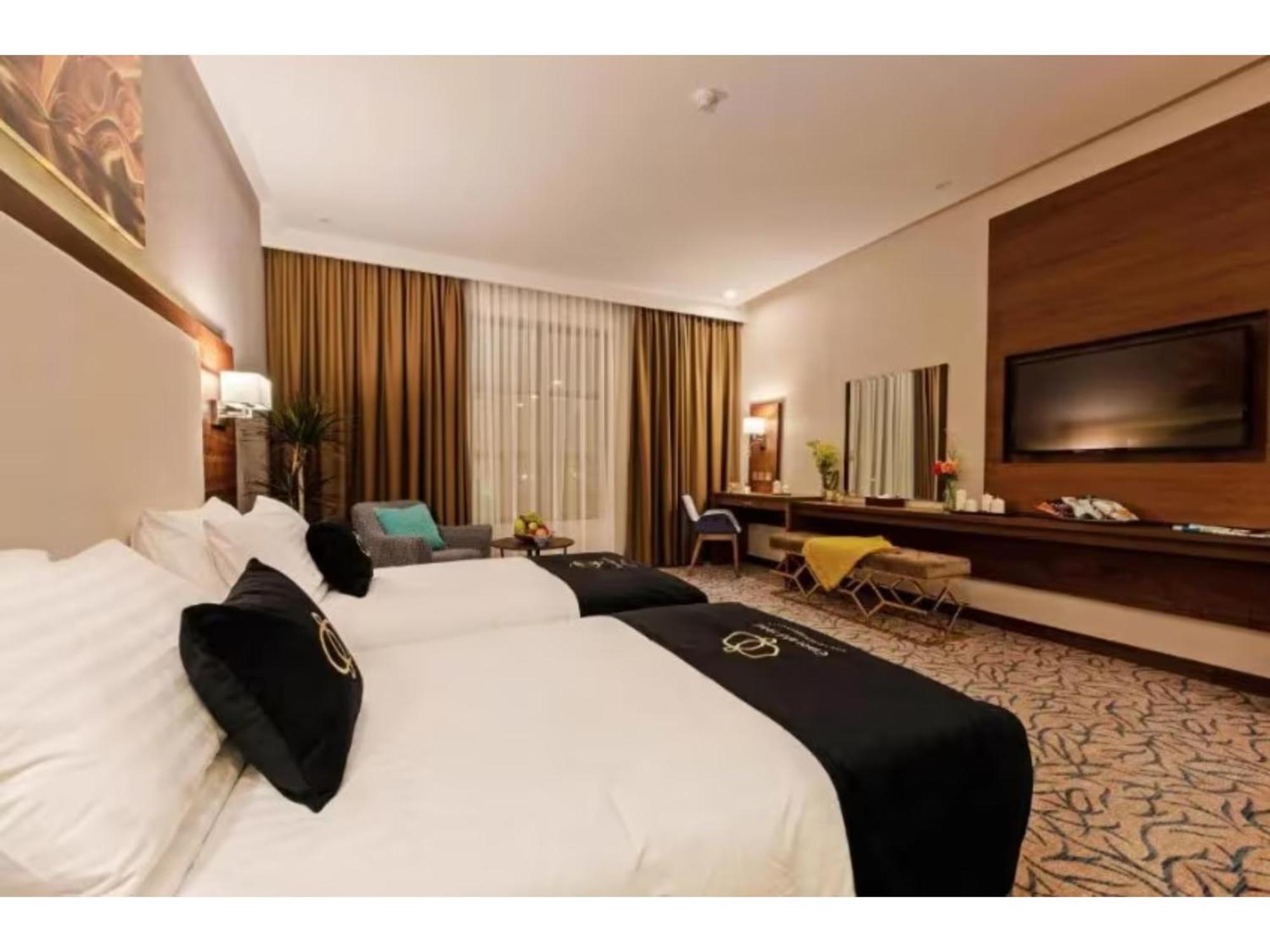 Sunday Emerald Hotel Jiddah Esterno foto