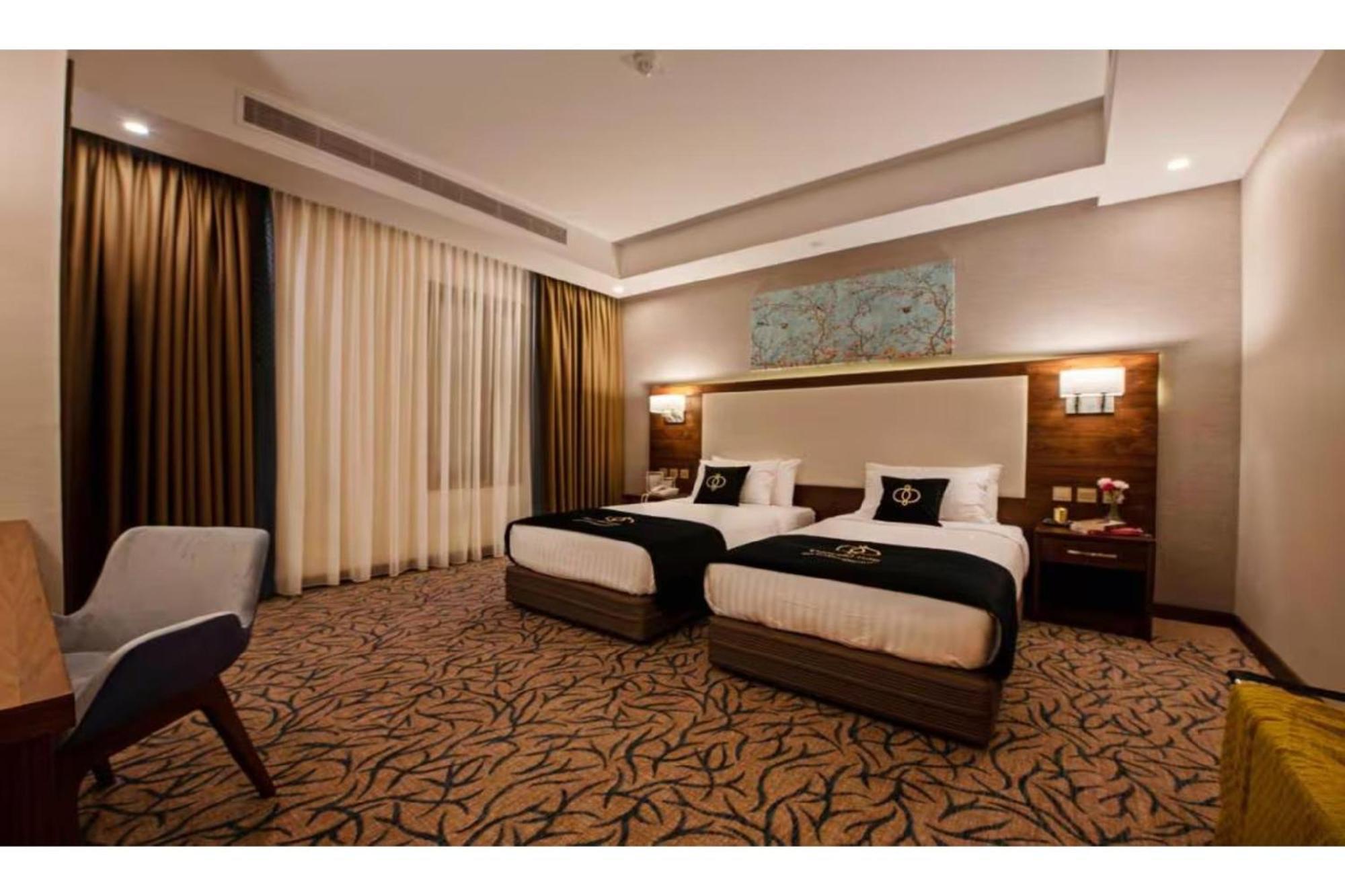 Sunday Emerald Hotel Jiddah Esterno foto