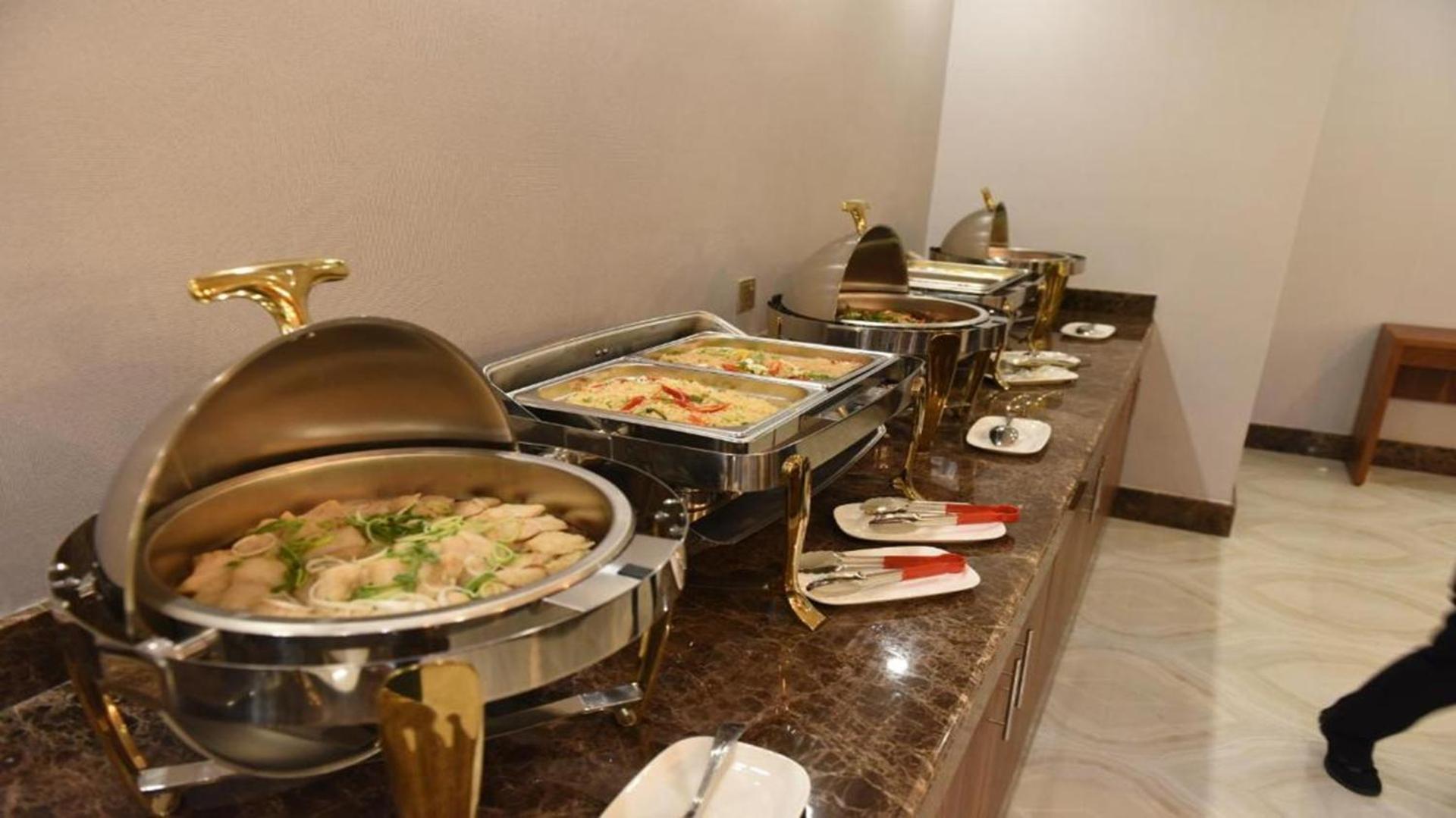 Sunday Emerald Hotel Jiddah Esterno foto